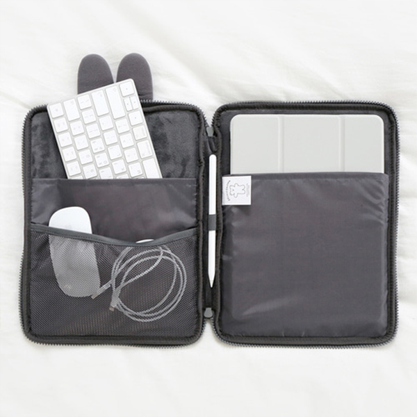 Brunch Brother 11吋平板包,細微刺繡、安全防護,U51680008,BrunchBrother11吋平板包,多層內袋,安全保護