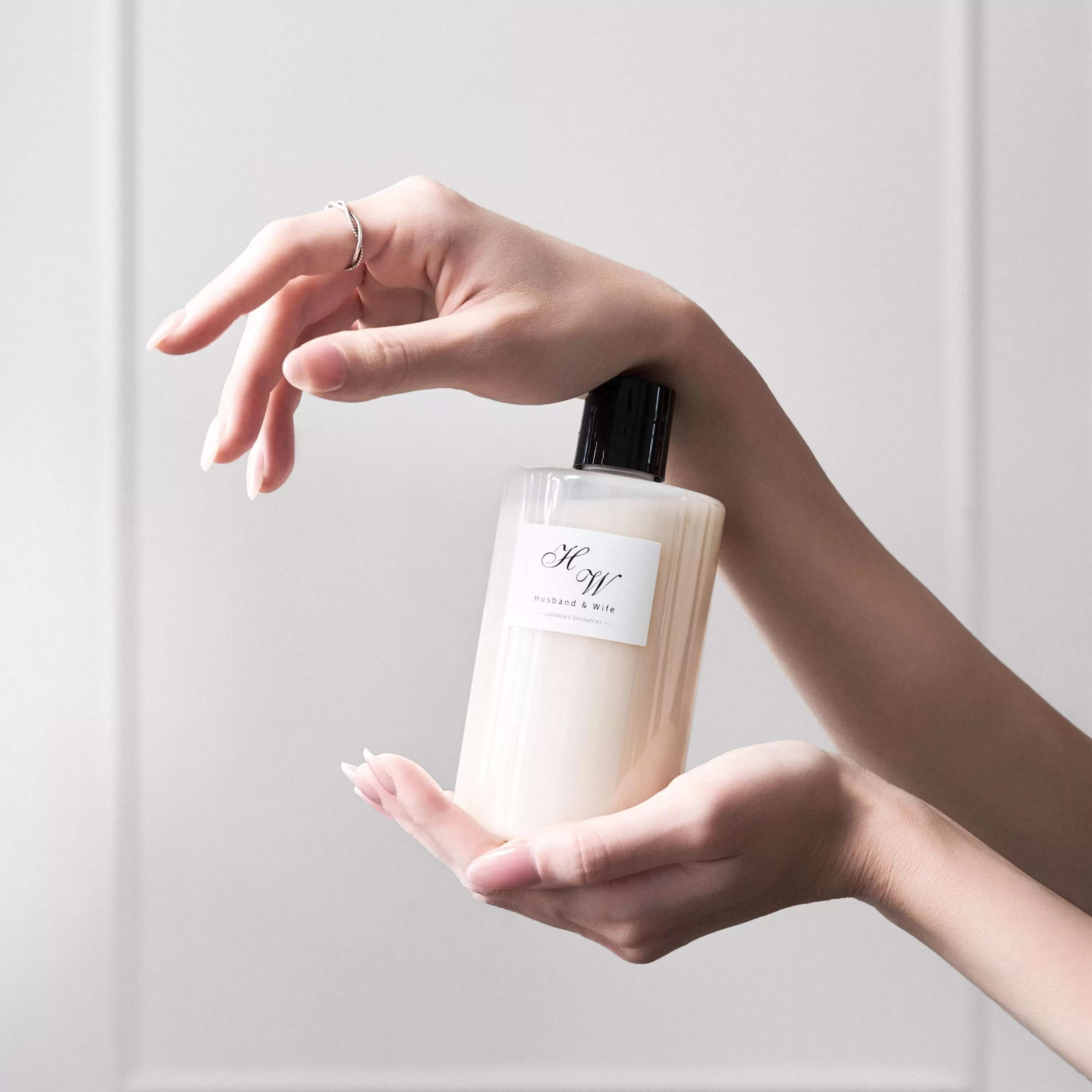 玫瑰珍珠沐浴乳,珍珠精華｜柔嫩亮澤,U53350004,玫瑰珍珠沐浴乳,舒緩乾燥,柔軟彈潤