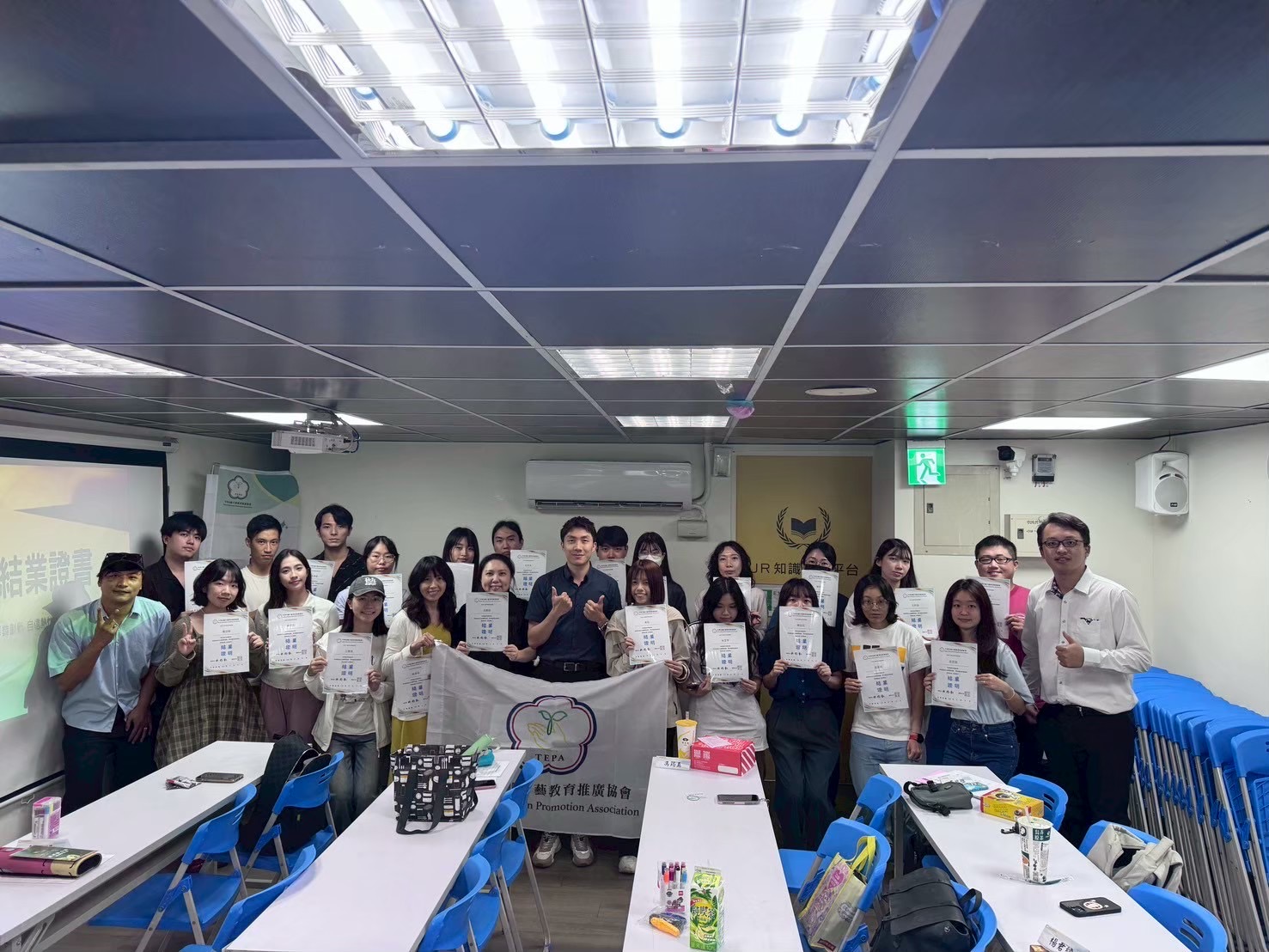 兒童才藝-師資培訓班,D42490002,兒童才藝-師資培訓班,你也能成為人氣才藝講師！,講師培訓中🎓,D4249000201