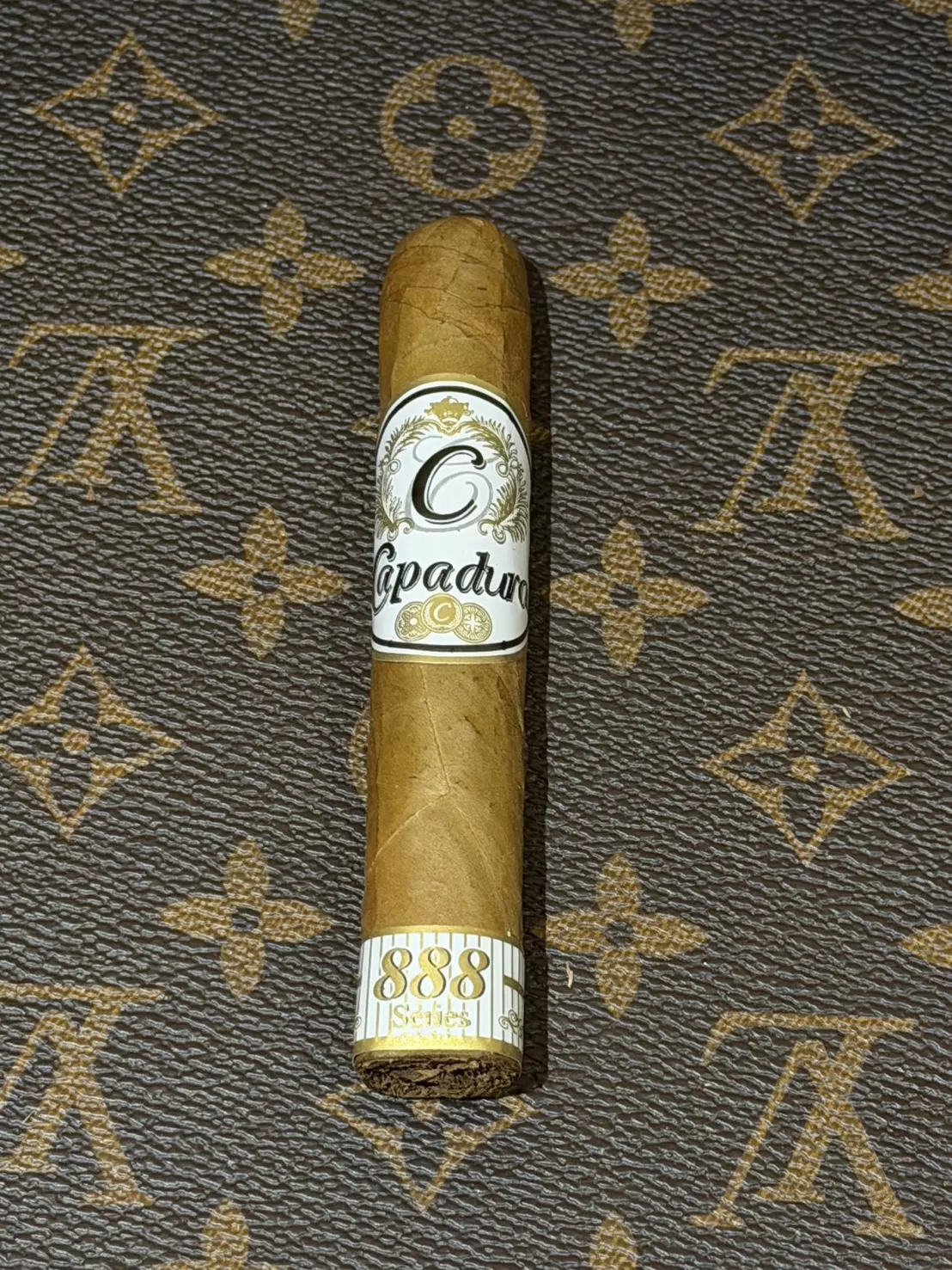 |  Capadura | Serie 888 Petit Corona