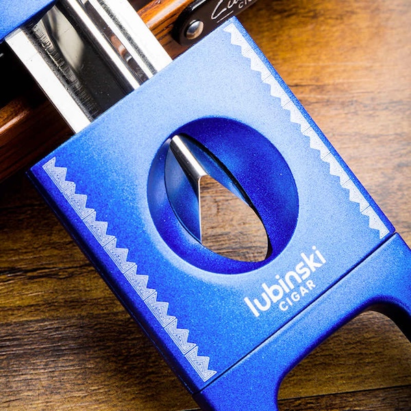 「Lubinski 台灣官方總代理」鋒利順滑鋅合V型雪茄剪｜Capadura｜,雪茄課程,雪茄館,cigar,Capadura,非古雪茄