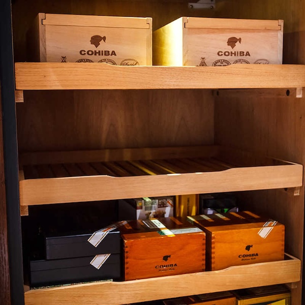 「Lubinski 台灣官方總代理」 電子恆溫控濕靜音高檔實木雪茄櫃｜Capadura｜,雪茄課程,雪茄館,cigar,Capadura,非古雪茄