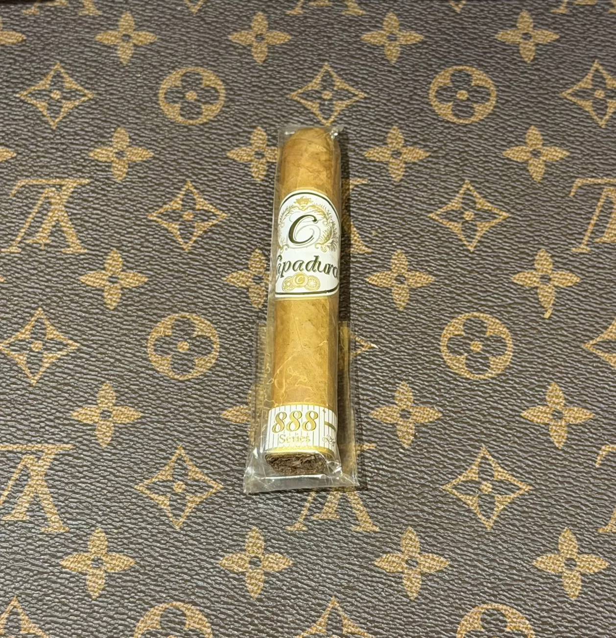 |  Capadura | Serie 888 Petit Corona