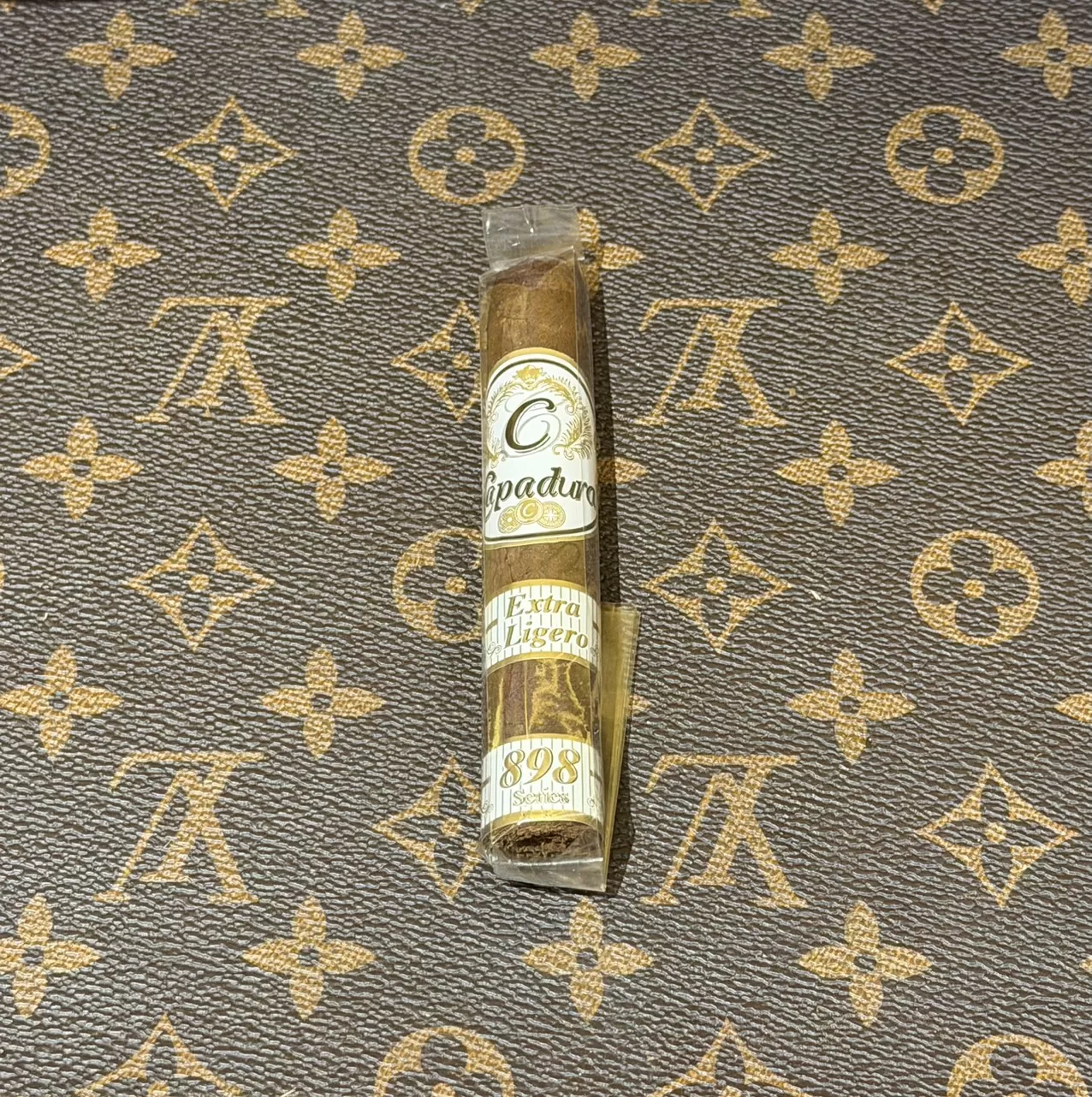 | Capadura | Serie 898 Extra Ligero petit corona