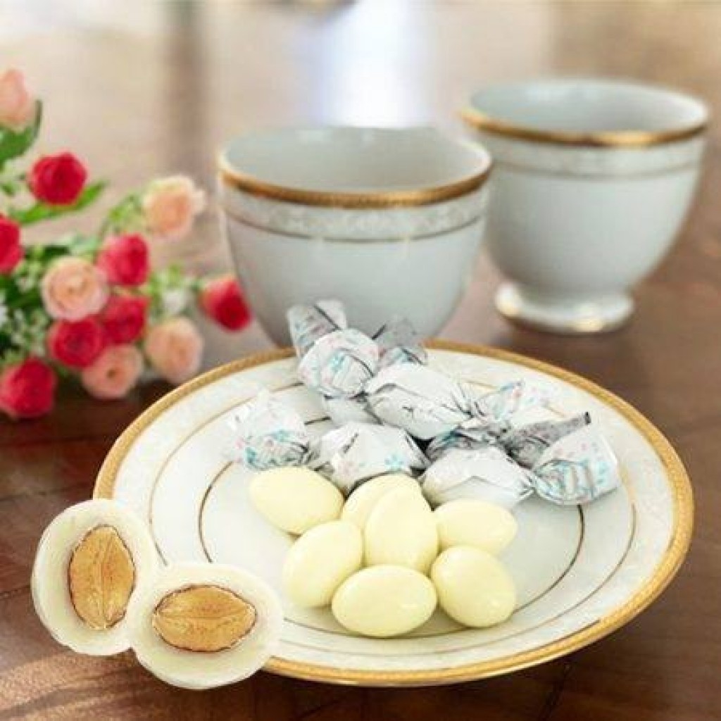 日本REIKA北海道杏仁白巧克力250g/包