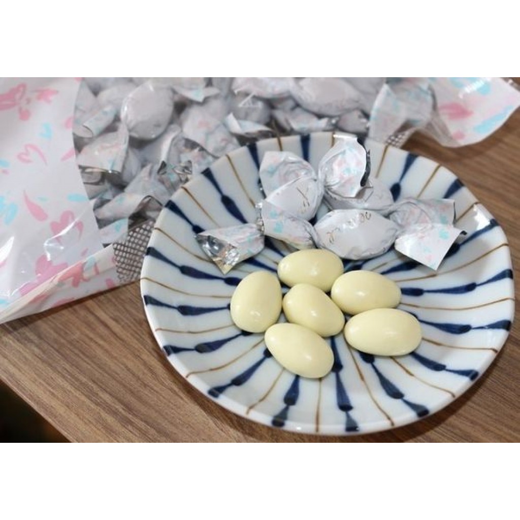 日本REIKA北海道杏仁白巧克力250g/包