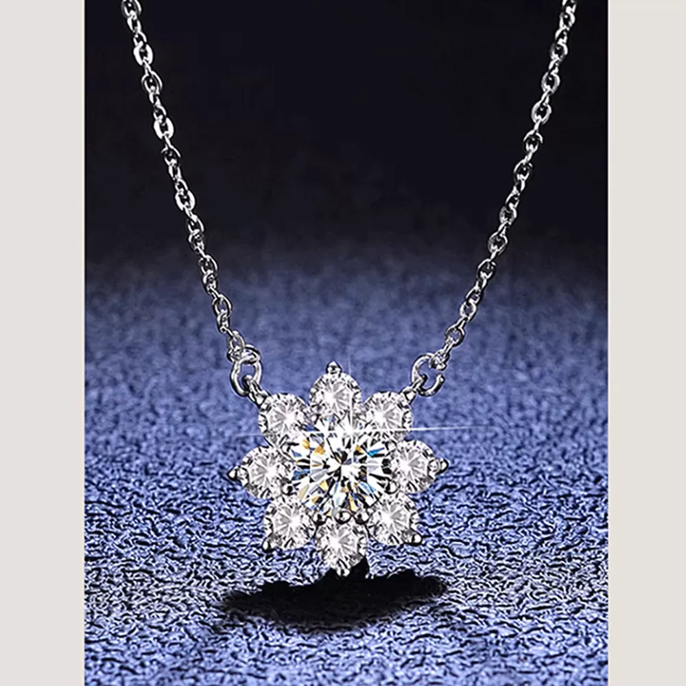 【赫本珠寶】太陽花超閃花朵小眾款莫桑鑽項鍊(S925銀),D018,【赫本珠寶】太陽花超閃花朵小眾款莫桑鑽項鍊(S925銀),太陽花超閃花朵,莫桑鑽項鍊閃耀高貴,氣質動人提升品味