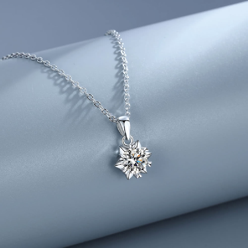 【赫本珠寶】《Lux星艷四溢》玫瑰花項鏈（925純銀 閃耀 高貴 莫桑鑽 鎖骨鏈）,D033,【赫本珠寶】《Lux星艷四溢》玫瑰花項鏈（925純銀閃耀高貴莫桑鑽鎖骨鏈）,玫瑰花項鏈,所有商品,赫本珠寶