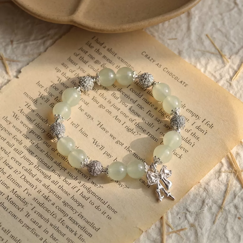 【赫本珠寶】設計款-淺瑩綠銀球款,手作手鍊,清新風格,質感珠寶,情緒穩定,療癒系穿搭