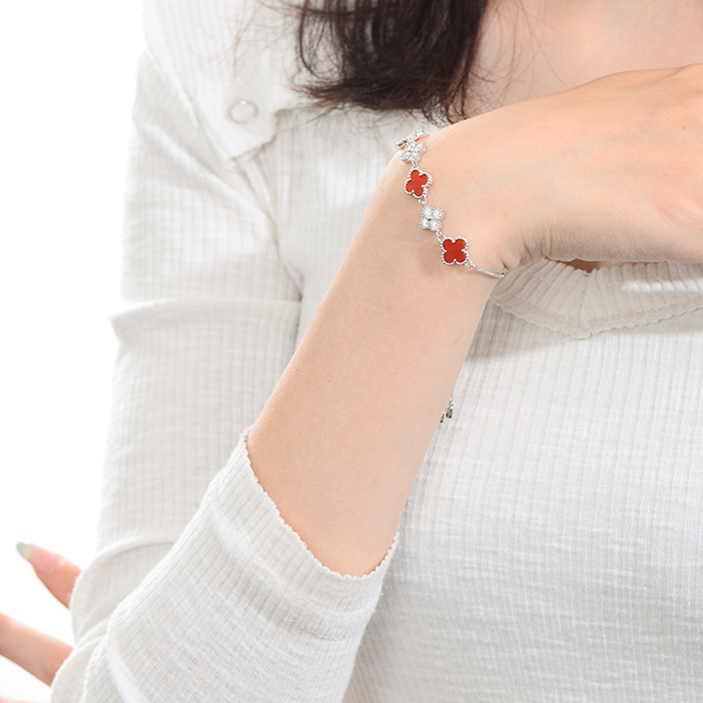 【赫本珠寶】瑪瑙幸運草純銀可調節莫桑石手鍊S925,D021,【赫本珠寶】瑪瑙幸運草純銀可調節莫桑石手鍊S925,瑪瑙幸運草款設計,莫桑鑽手鍊優雅婉約,閃耀動人氣質不凡