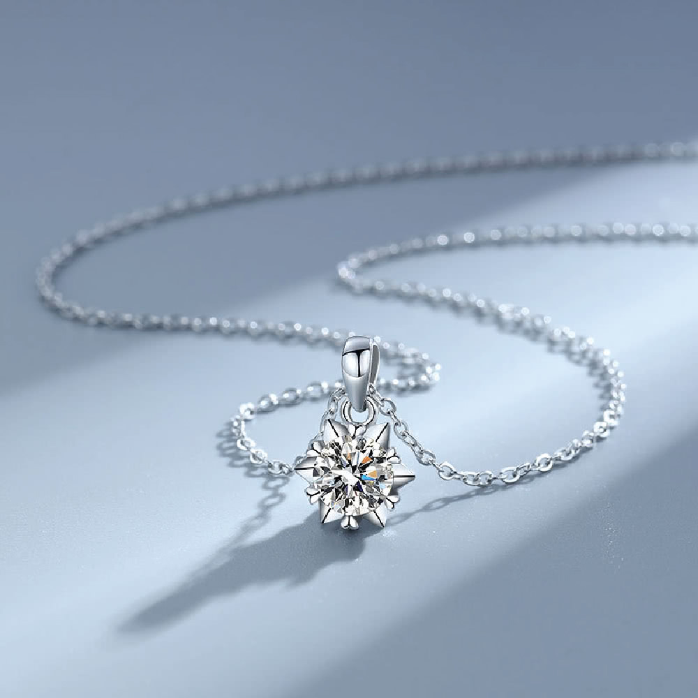 【赫本珠寶】《Lux星艷四溢》玫瑰花項鏈（925純銀 閃耀 高貴 莫桑鑽 鎖骨鏈）,D033,【赫本珠寶】《Lux星艷四溢》玫瑰花項鏈（925純銀閃耀高貴莫桑鑽鎖骨鏈）,玫瑰花項鏈,所有商品,赫本珠寶