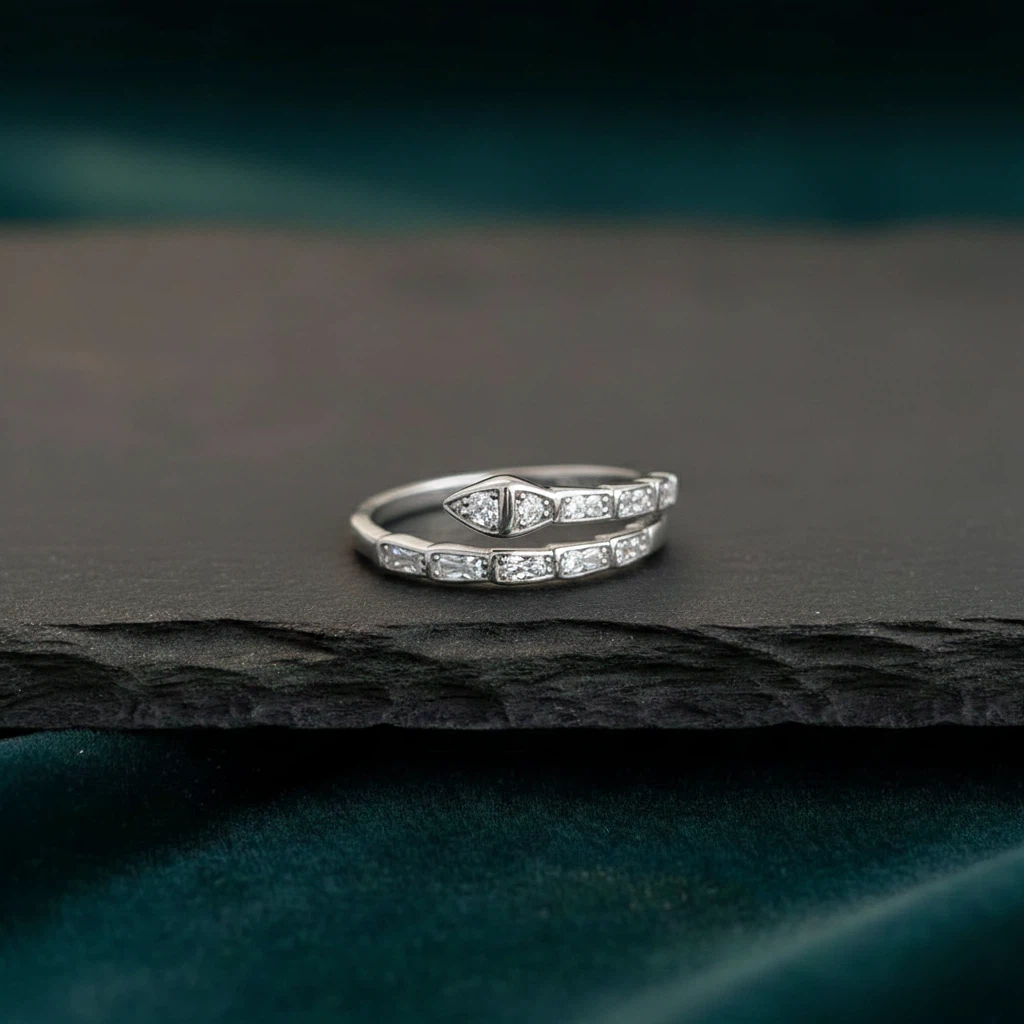 【赫本珠寶】S925純銀簡約蛇形鑲嵌活口戒指,守護能量,時髦戒指,個性穿搭,抗敏銀飾,靈蛇飾品