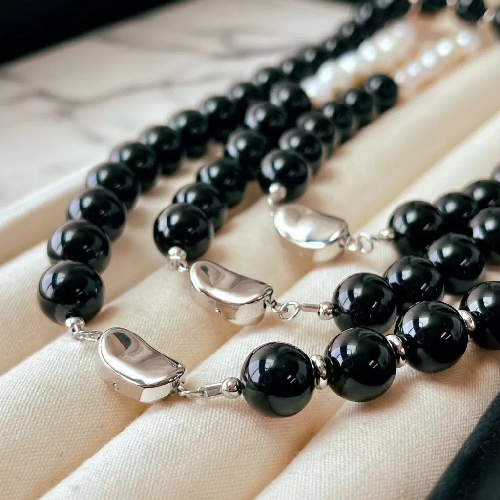 【赫本珠寶】夜光序曲 · 巴洛克淡水珍珠黑瑪瑙鎖骨鍊,法式高級感,現代設計款,能量防護,隨形珍珠,黑白穿搭