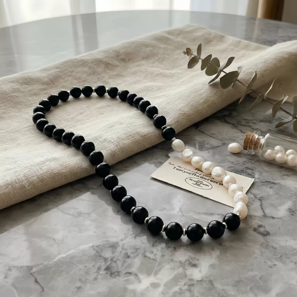 【赫本珠寶】夜光序曲 · 巴洛克淡水珍珠黑瑪瑙鎖骨鍊,法式高級感,現代設計款,能量防護,隨形珍珠,黑白穿搭