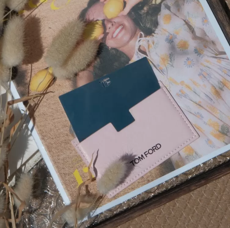 TOM FORD 櫻花粉皮套隨身雙面卡夾鏡,U52730008,TOMFORD櫻花粉皮套隨身雙面卡夾鏡,安全耐用,低調奢華,所有商品