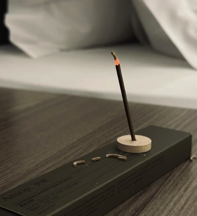 AESOP 頂級療癒線香（紫記／更級）,U53500009,AESOP頂級療癒線香（紫記／更級）,煙體細緻,舒緩緊繃感,所有商品