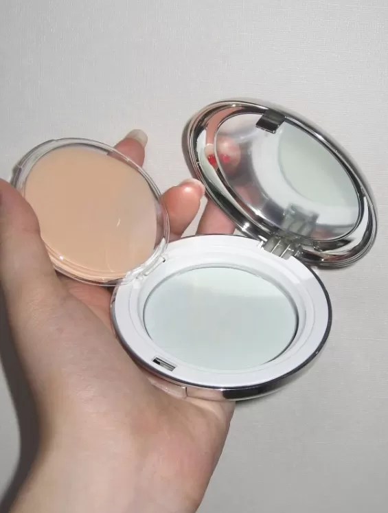 柔霧雲朵定妝粉餅 12g,U60650004,柔霧雲朵定妝粉餅12g,修飾泛紅,輕盈柔霧,所有商品