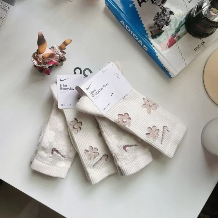 Nike絨毛花花長襪 （兩雙一入）,U60410017,Nike絨毛花花長襪（兩雙一入）,太可愛,所有商品,生活用品