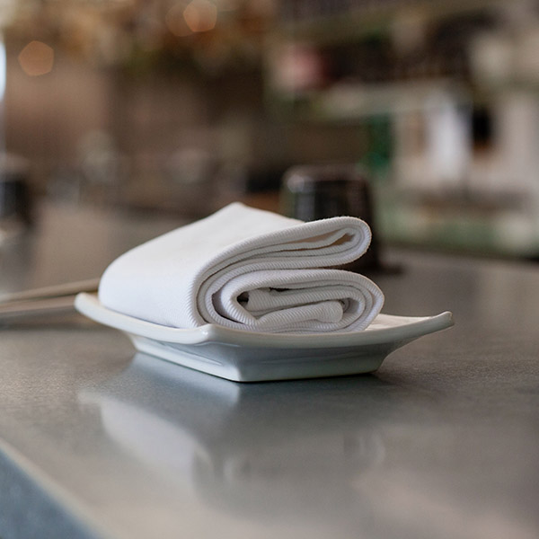 飯店餐廳純棉白色/紅色餐巾口布