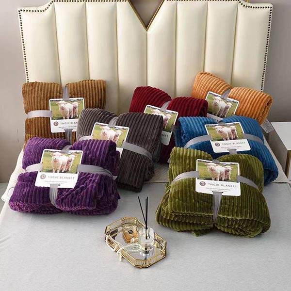 細緻親膚保暖舒適魔法絨羊羔絨毯/萬用四季毯