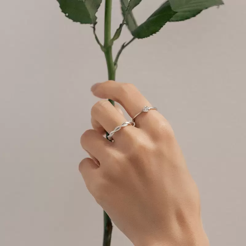 ODETTE | 麻花鑲鑽純銀戒指