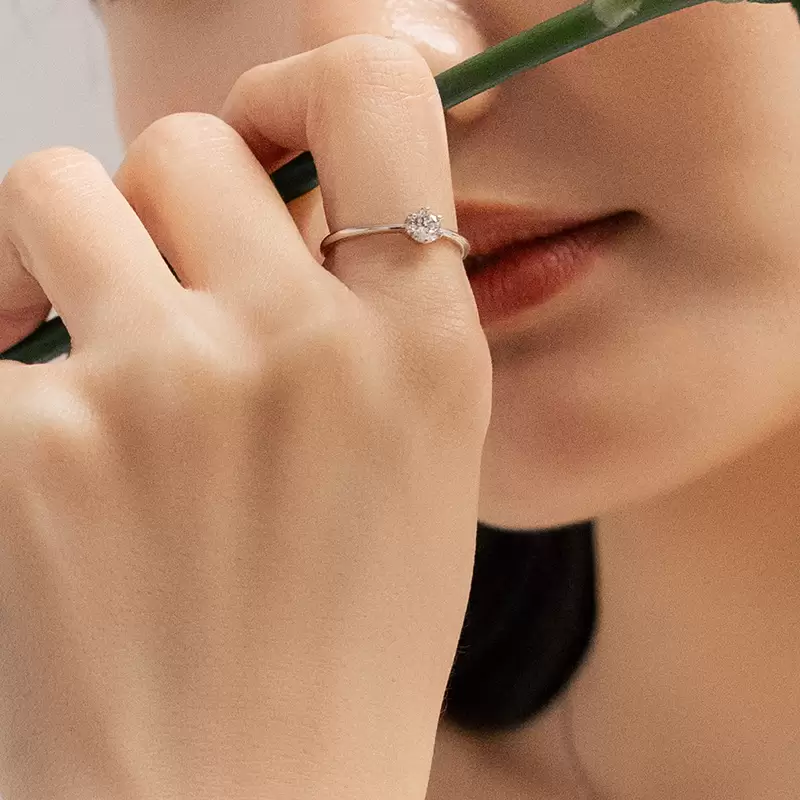 ODETTE | 經典六爪單鑽戒指